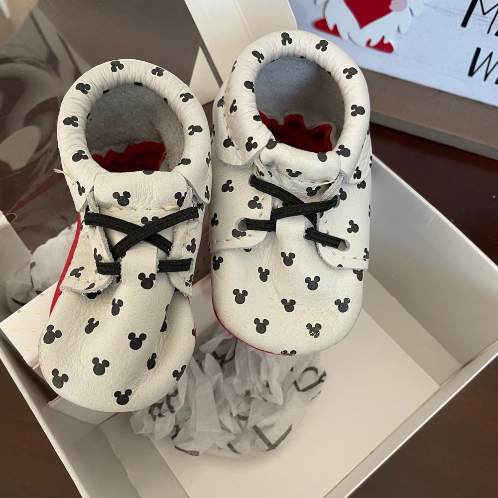 Freshly Picked moccasins sz 1